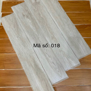Sàn nhựa giá rẻ bóc dán v18